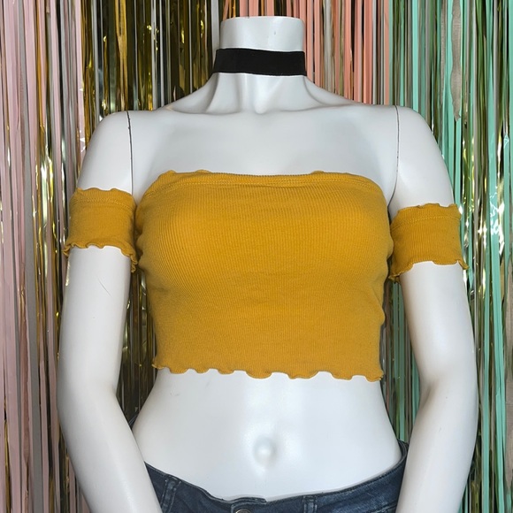 ❗️SOLD❗️Heart & Hips Ribbed Top - Picture 2 of 2